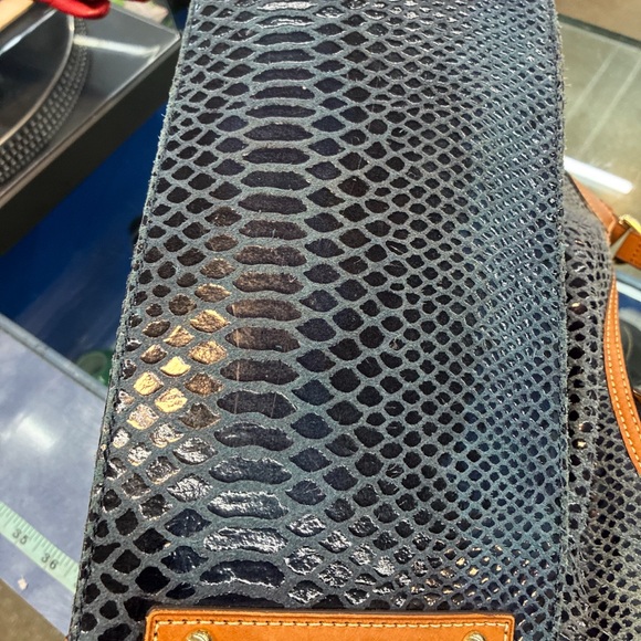 Dooney & Bourke: Equestrian All Leather Saddle Bag/Snakeskin Embossed Erica Bag - Picture 6 of 16